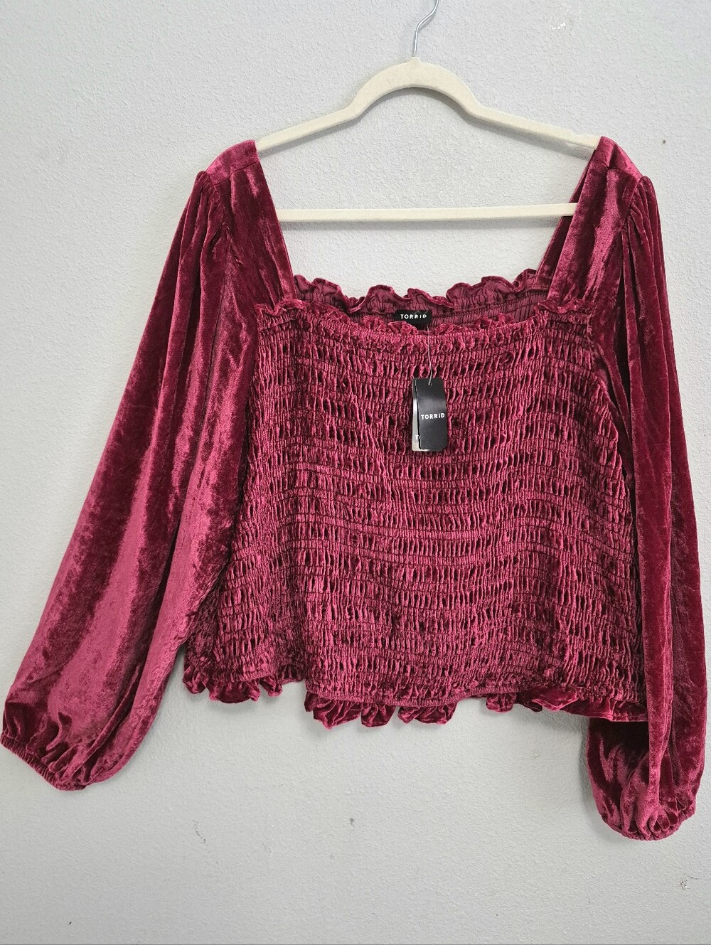 Torrid Smocked Velvet Long Puffy Sleeve Top Red Size 4 NWT